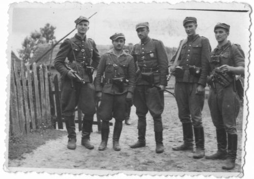 alone="yes"?>
<meta/><div id="ngg_data_strip_html_placehol</div>"/>