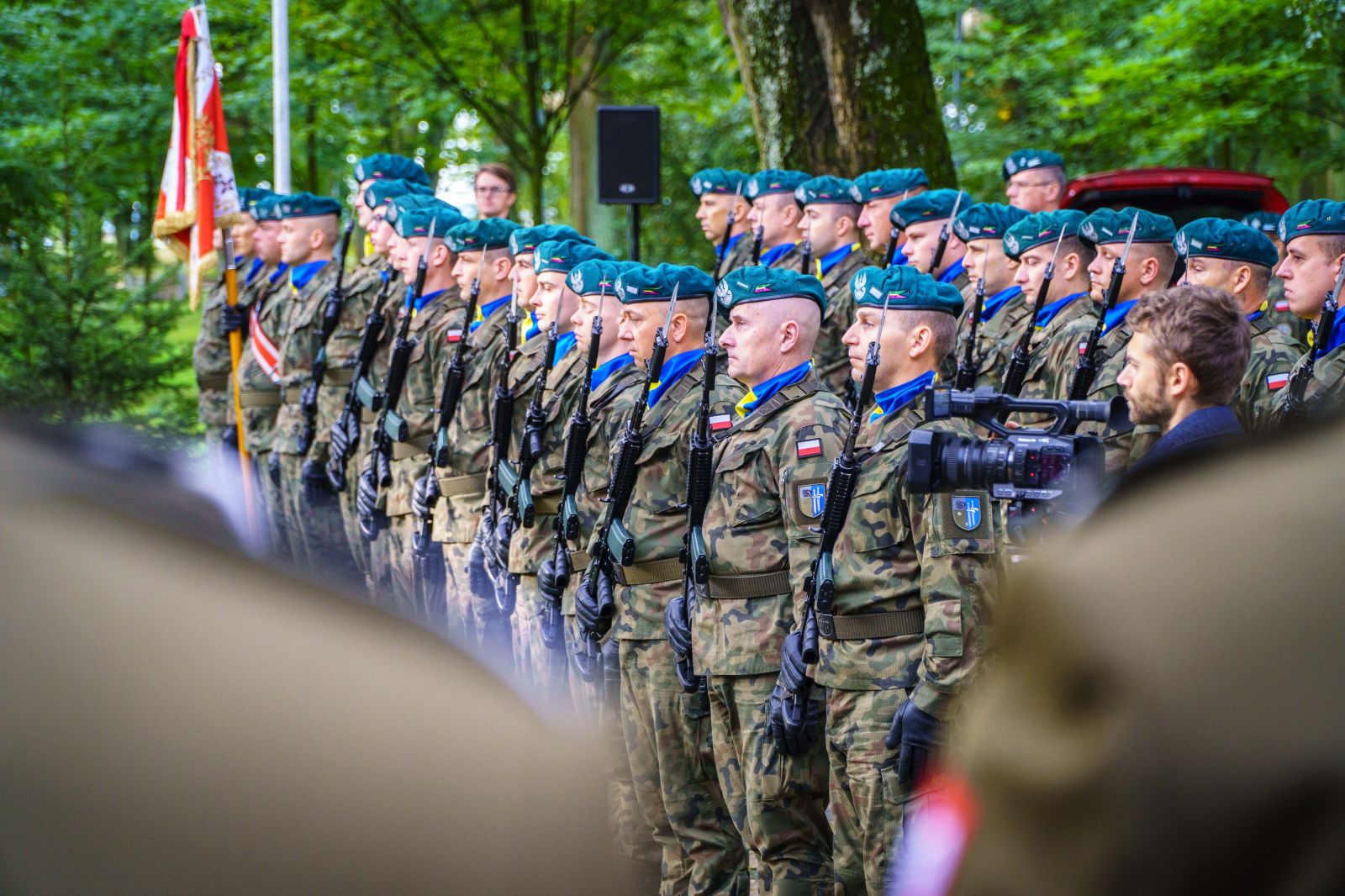 Uroczystości patriotyczne na placu w Parku Rogera Goemaere'a